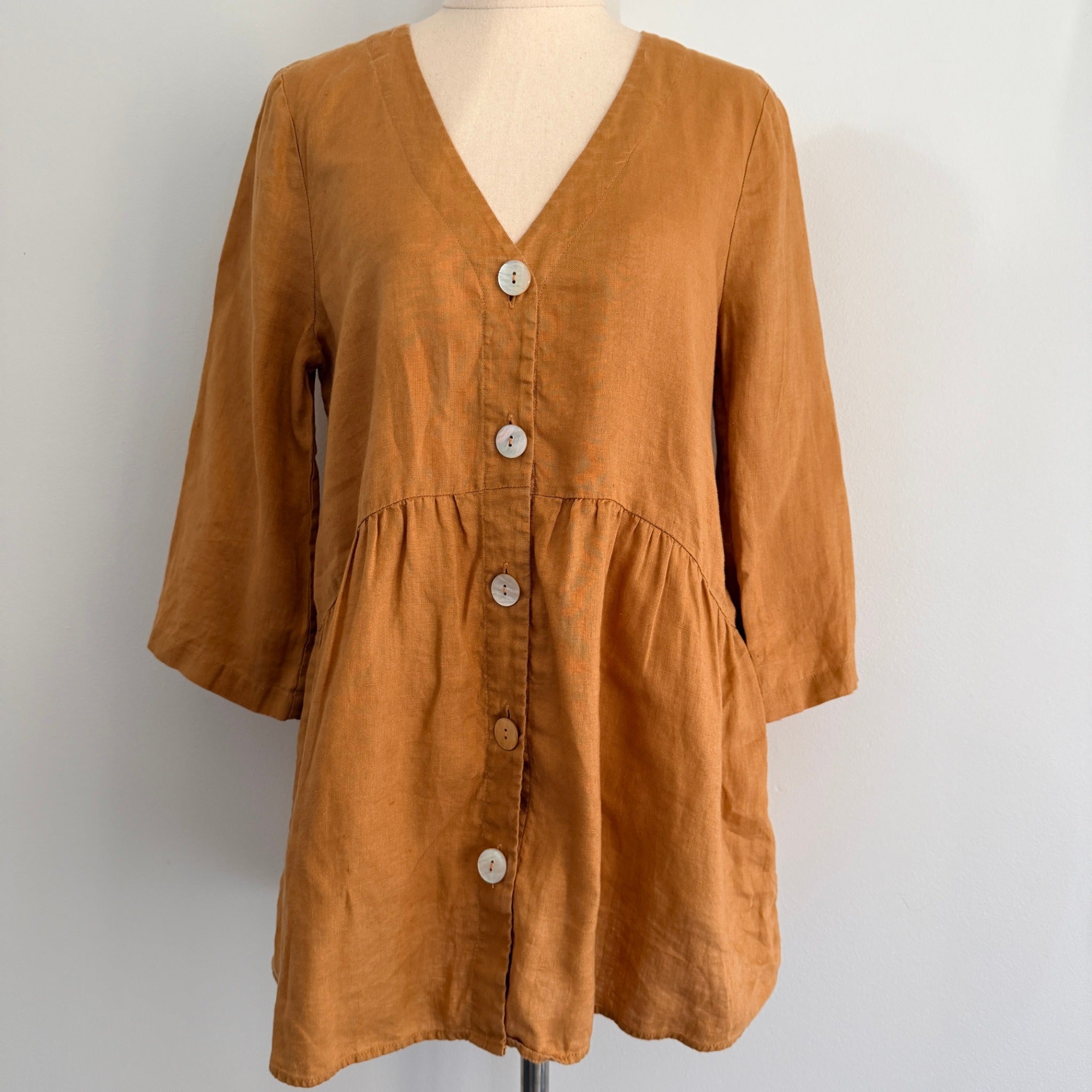 Sussan Linen Tunic Top Ochre V-Neck Button-Down Size 6 Relaxed Summer Casual - Image 1