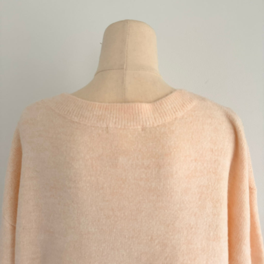 H&M Basic Womens Sz M Peach Acrylic Blend Oversized V-Neck Knit Sweater Casual - Image 4