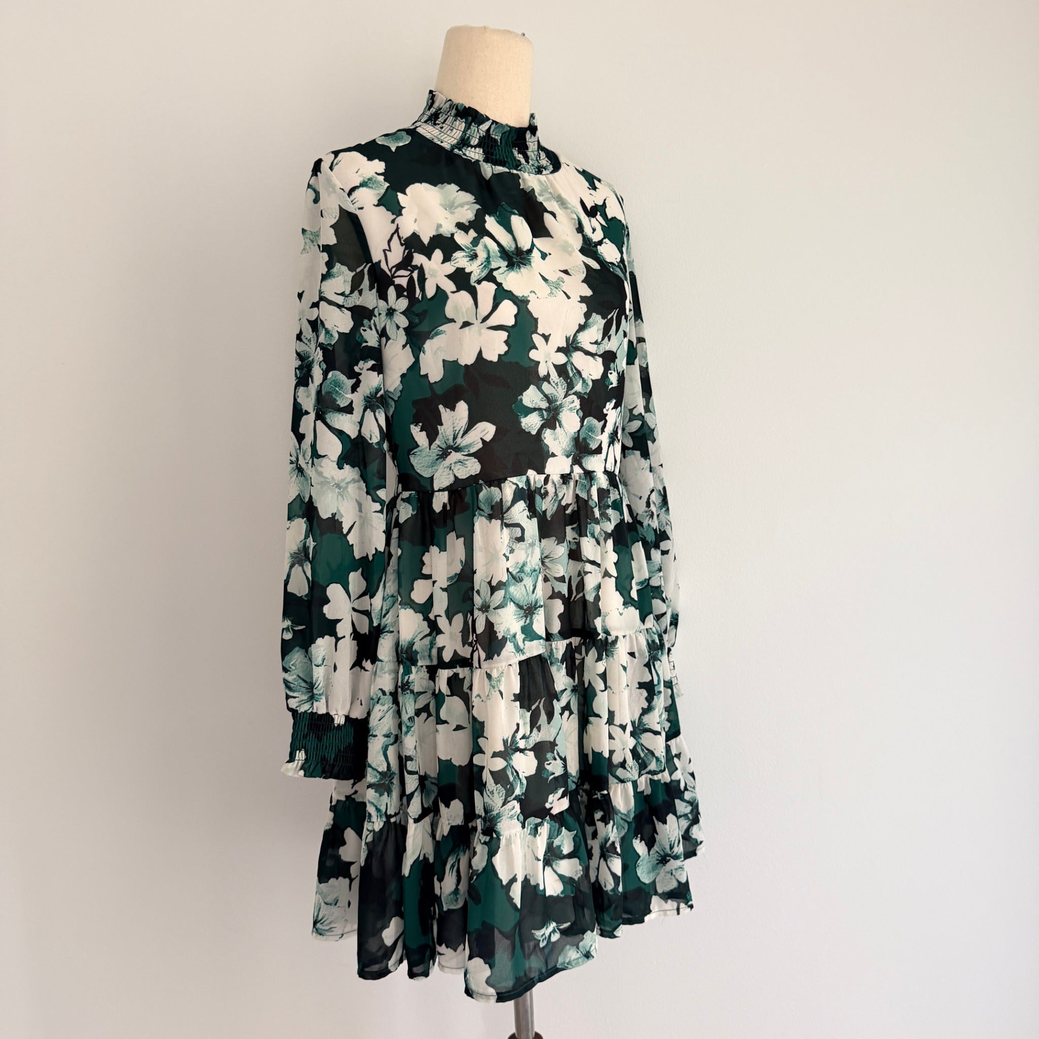 Dotti Floral Tiered Mini Dress - Green & White Size 10 - Image 3