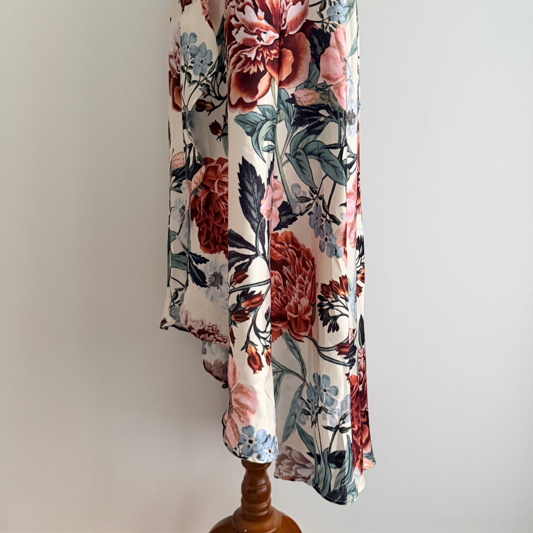 Sheike Floral Wrap Skirt - Elegant High-Low Hemline, Size 8 - Image 7