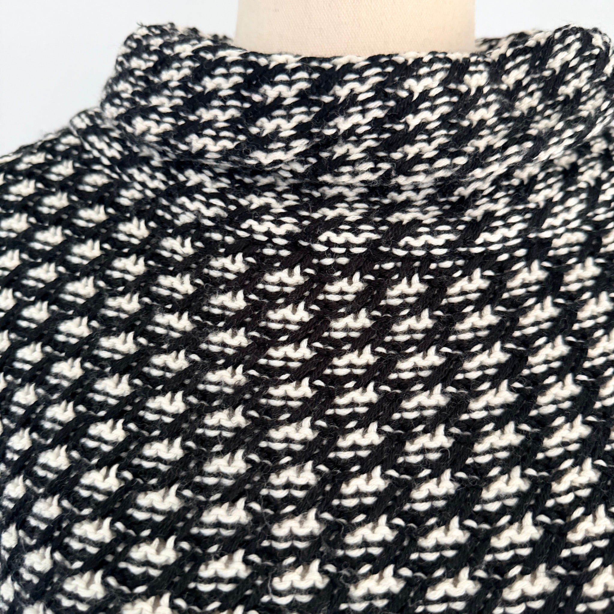 Guess Los Angeles Black White Houndstooth Wool Sweater Sz S Cowl Neck Winter - Image 15