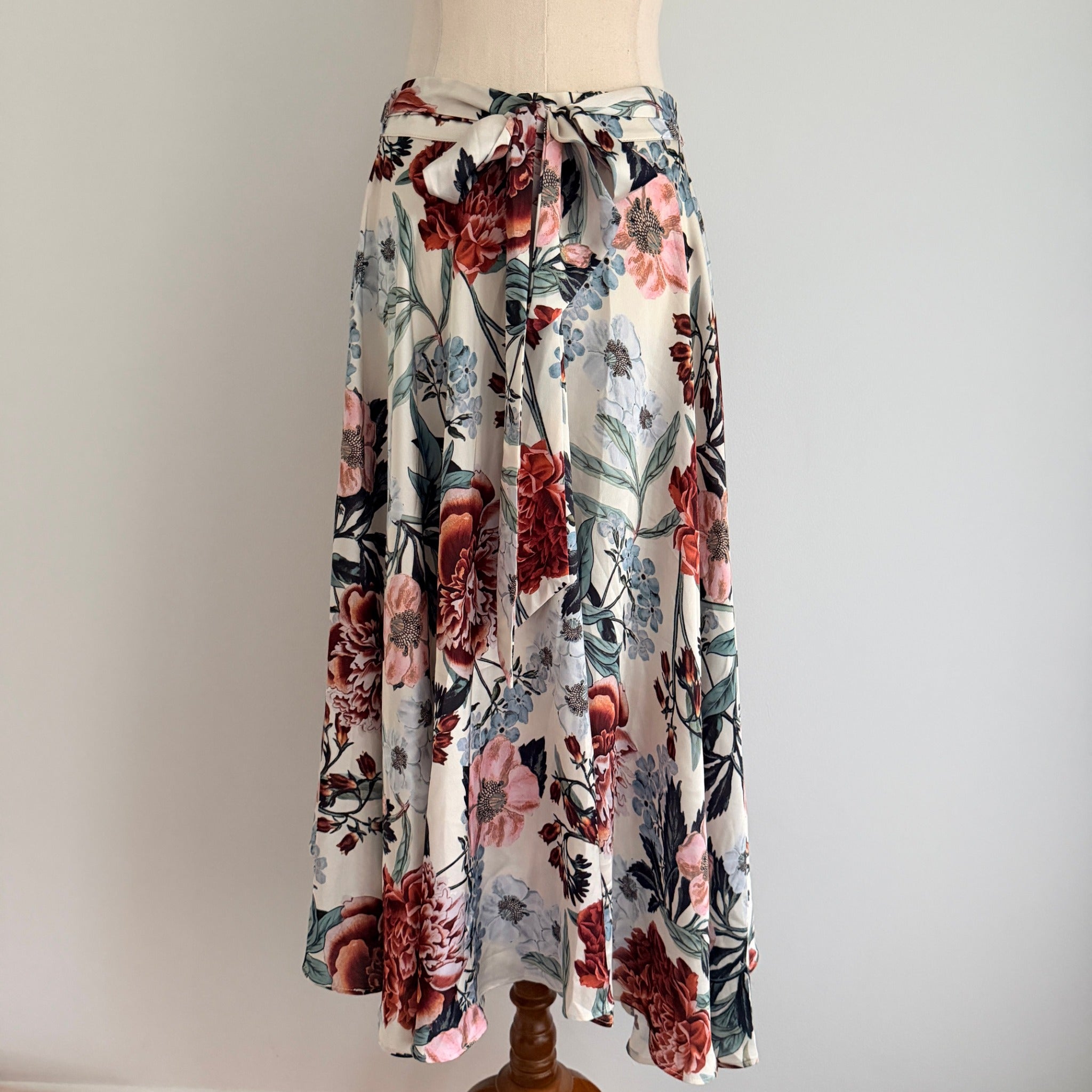 Sheike Floral Wrap Skirt - Elegant High-Low Hemline, Size 8 - Image 16