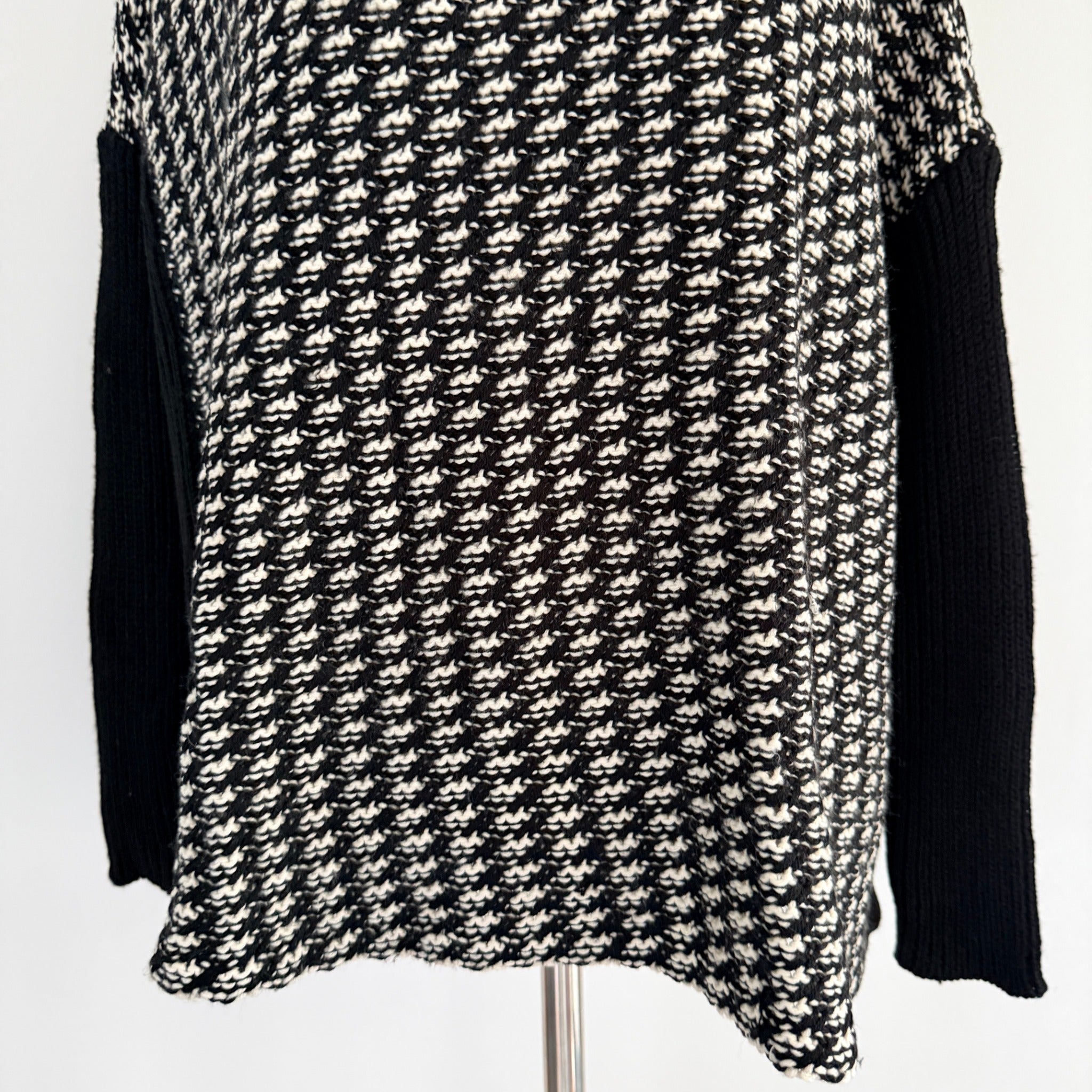 Guess Los Angeles Black White Houndstooth Wool Sweater Sz S Cowl Neck Winter - Image 16
