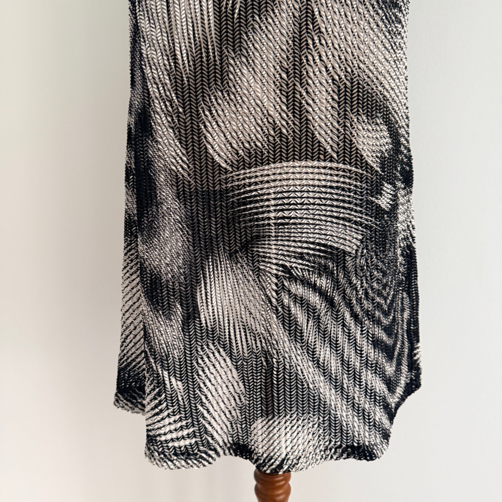 LILIA Black White Polyester Cowl Neck Sleeveless Tunic Top Size M Casual - Image 19