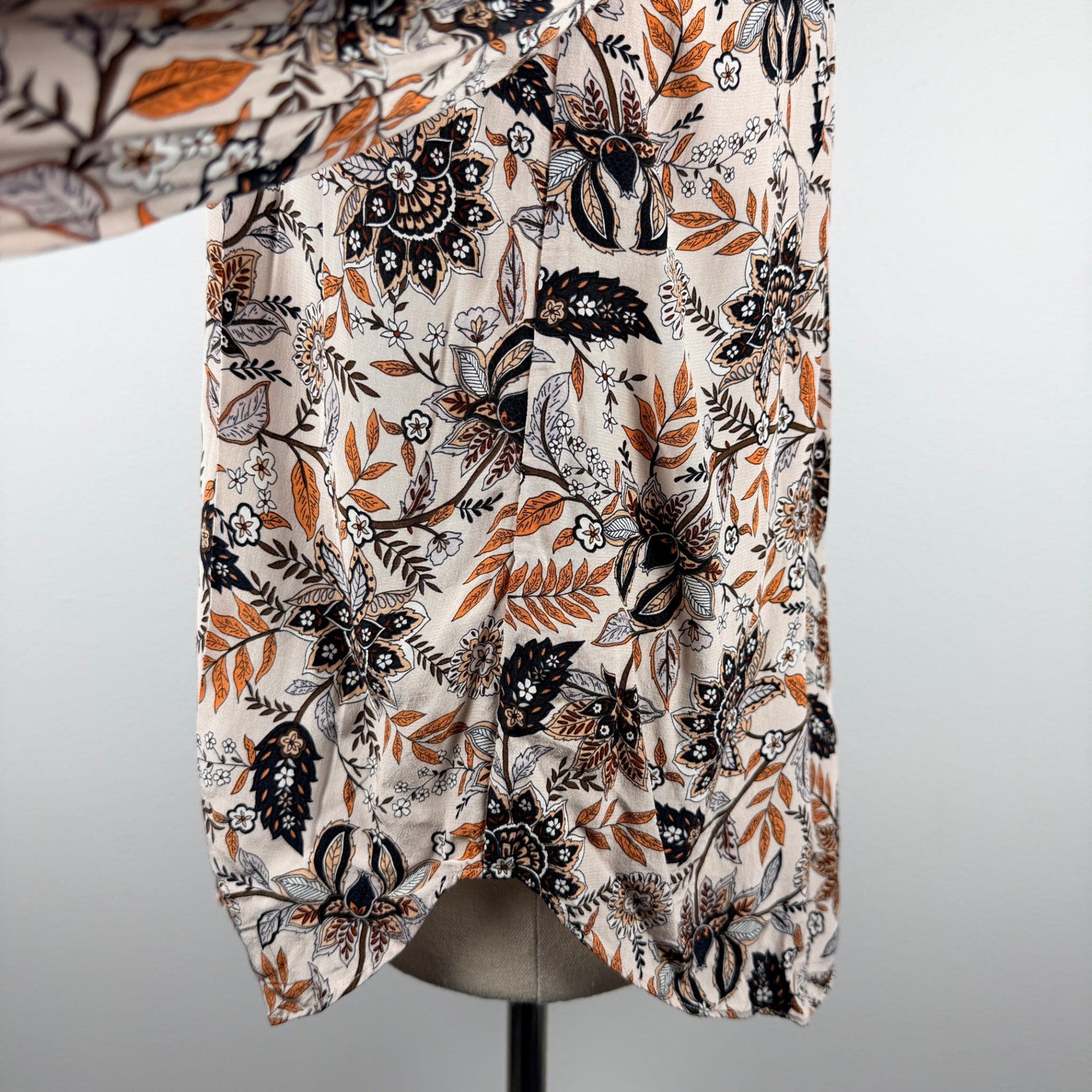 Witchery Beige Floral Print Viscose Blouse Size 6 Button Down Long Sleeve Boho - Image 18