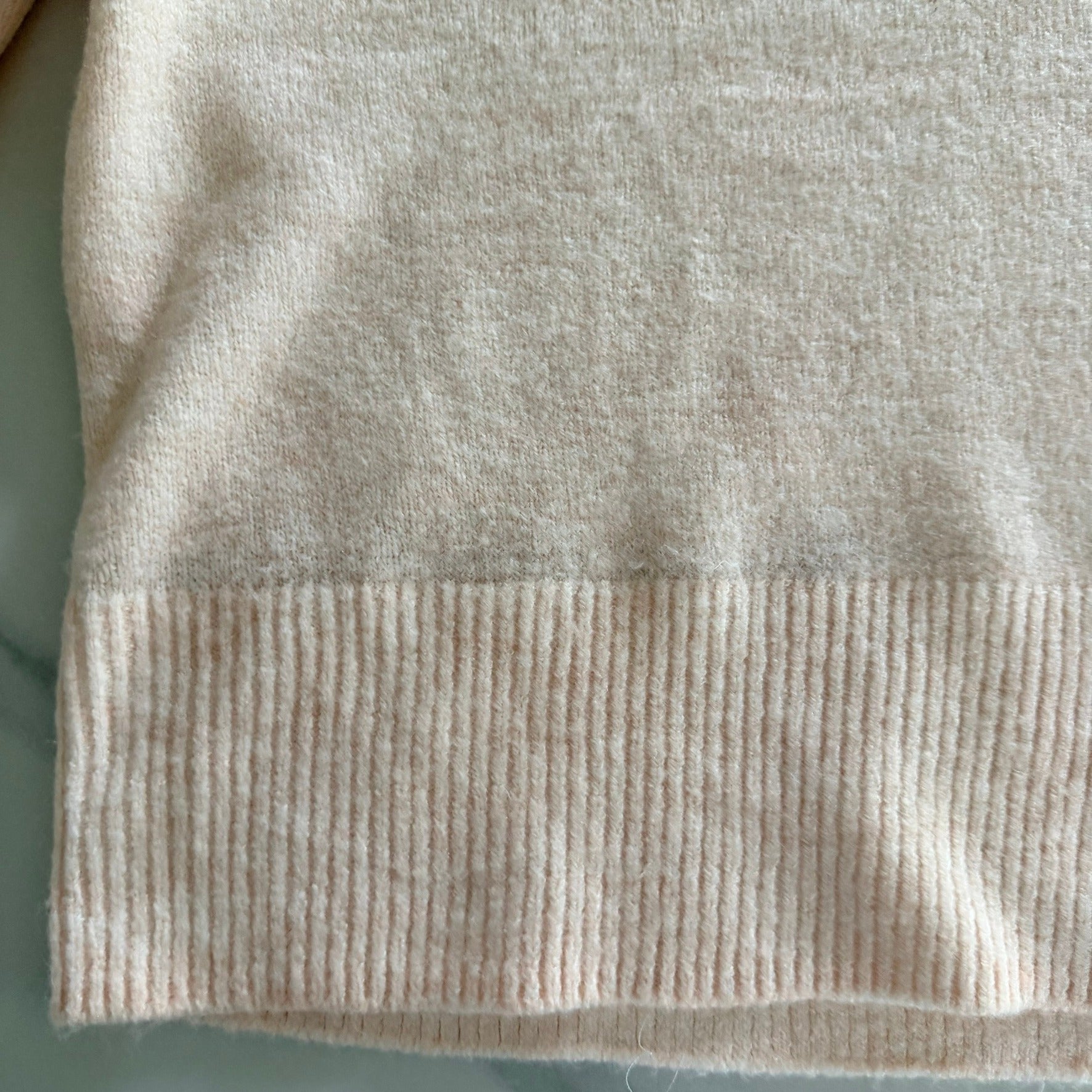 H&M Basic Womens Sz M Peach Acrylic Blend Oversized V-Neck Knit Sweater Casual - Image 16