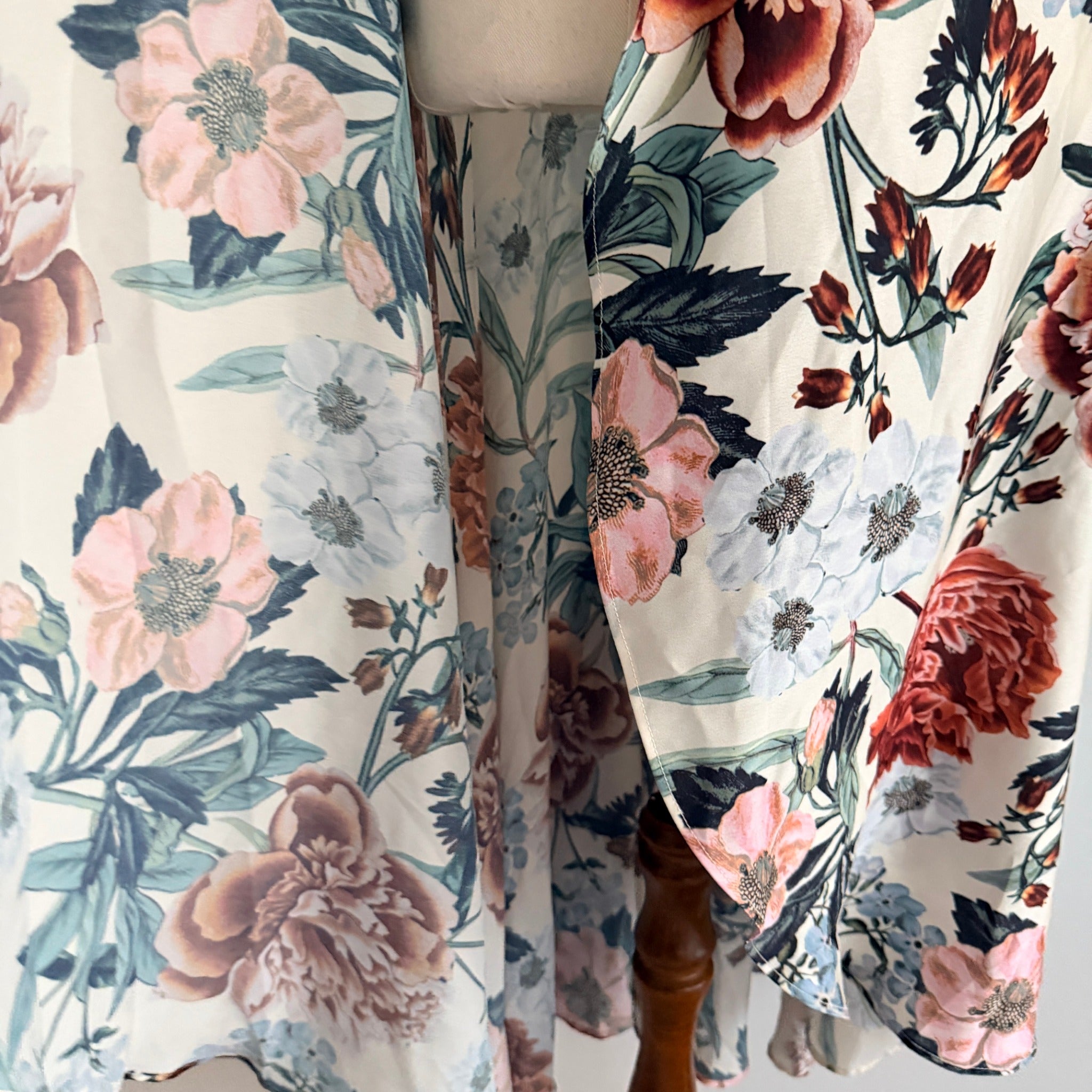 Sheike Floral Wrap Skirt - Elegant High-Low Hemline, Size 8 - Image 18