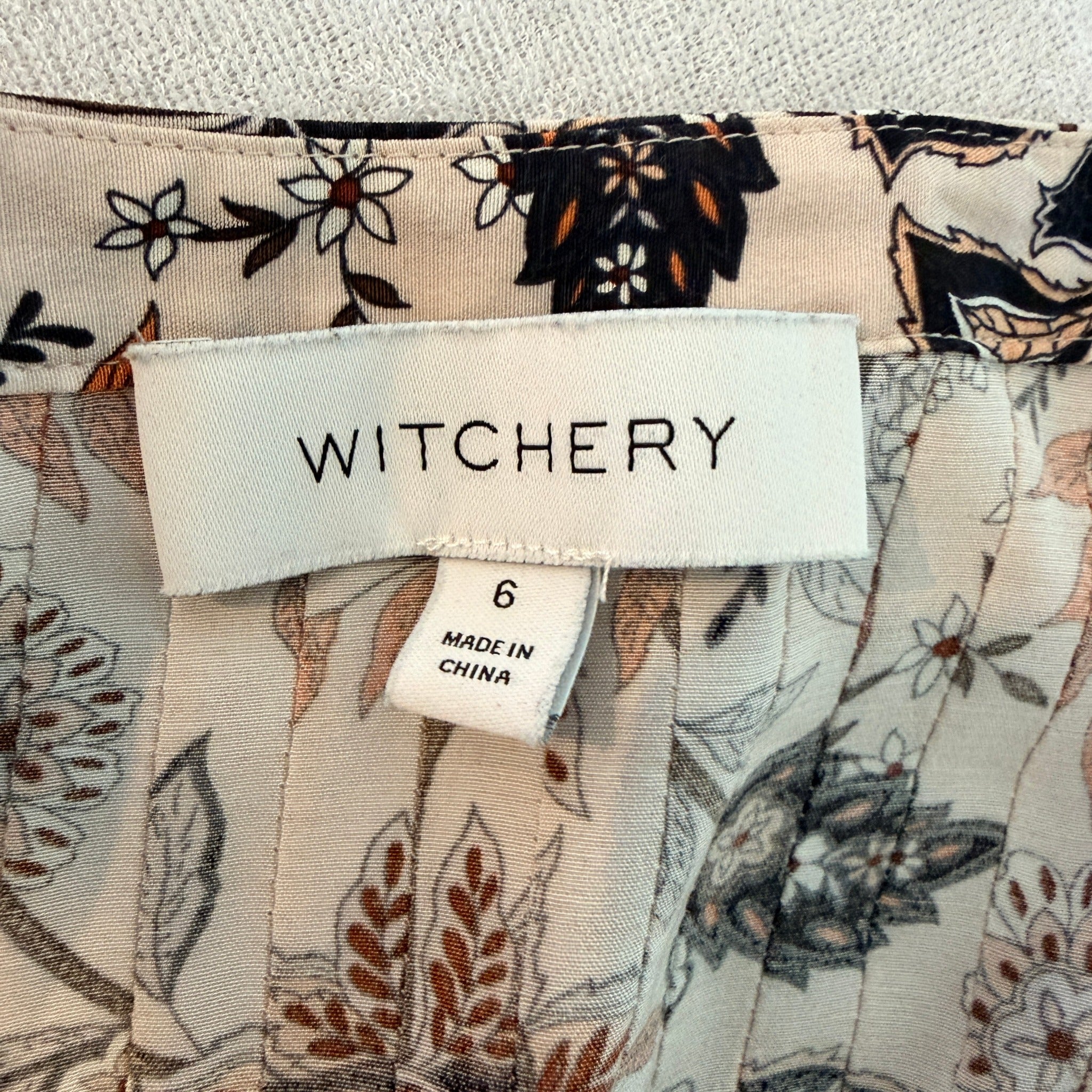 Witchery Beige Floral Print Viscose Blouse Size 6 Button Down Long Sleeve Boho - Image 5