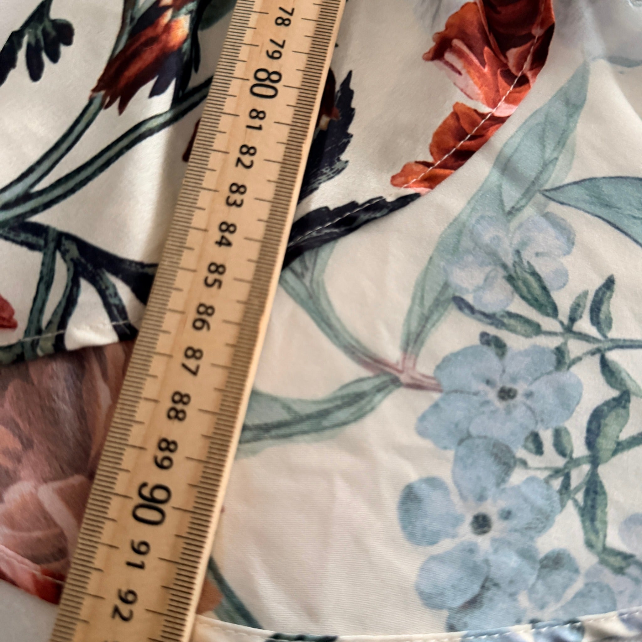 Sheike Floral Wrap Skirt - Elegant High-Low Hemline, Size 8 - Image 20