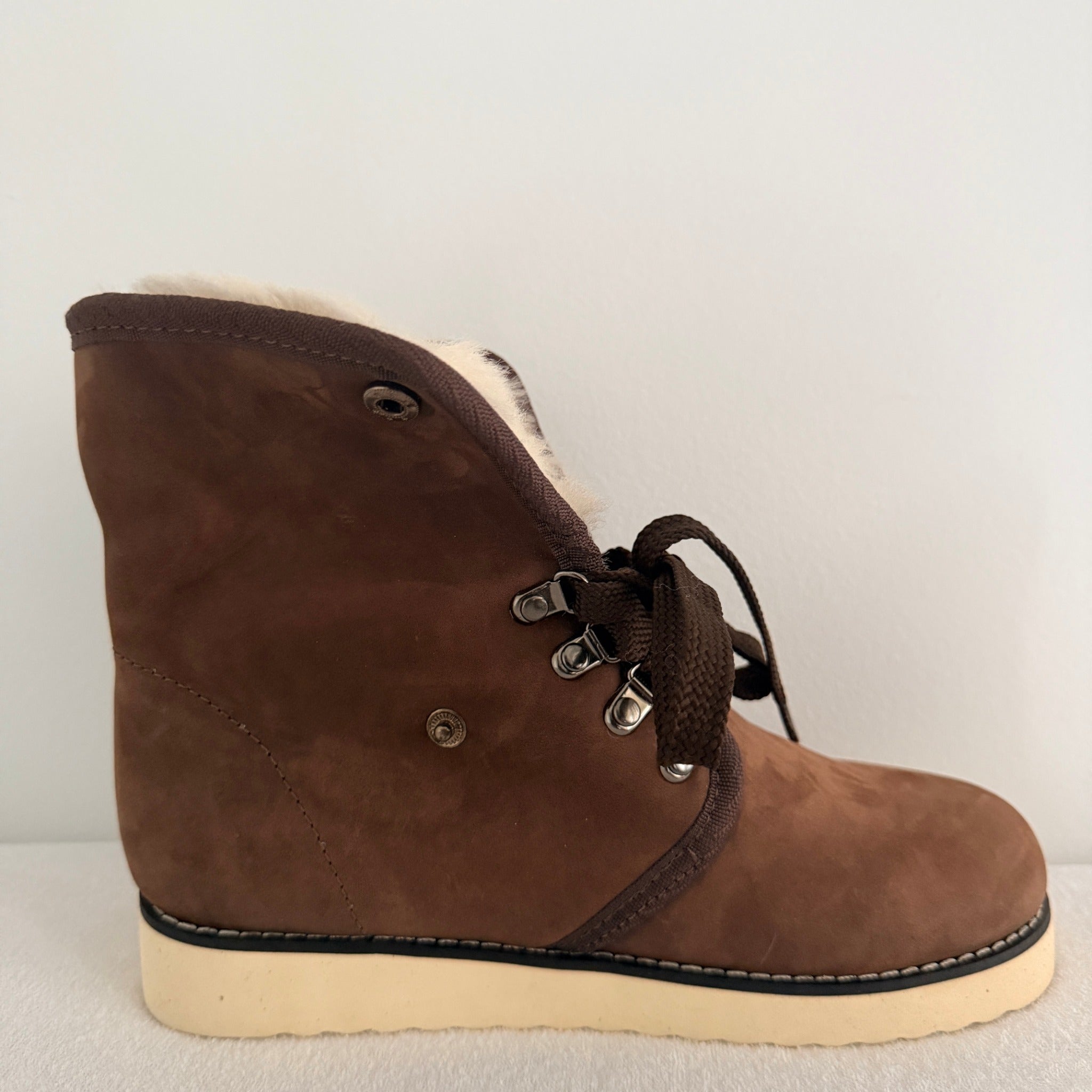Ugg Boots Of Australia Lace-Up Boots Genuine Sheepskin Lined Brown Suede Sz 5 - Image 2