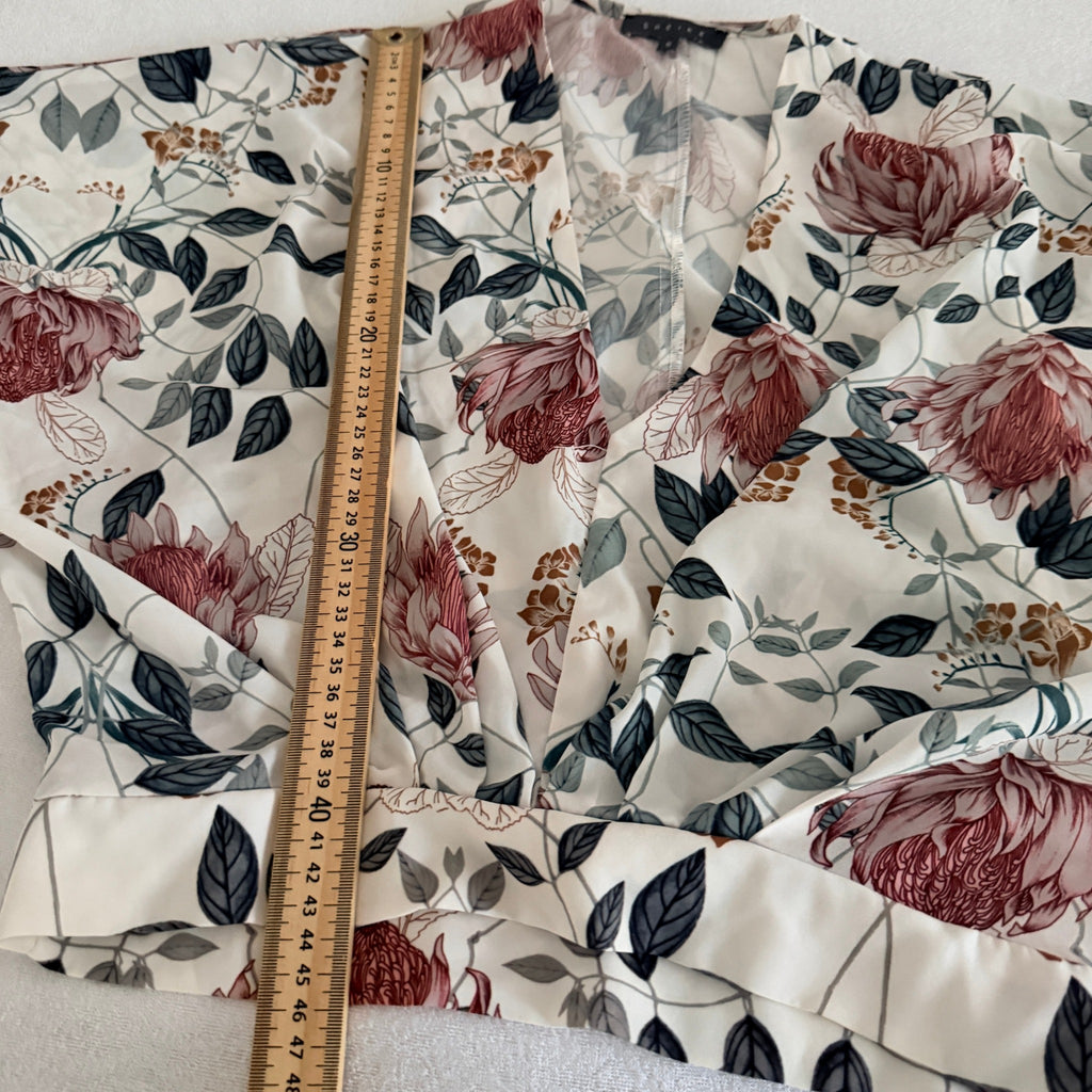 Sheike Floral Print Long Sleeve Wrap Top - Image 15
