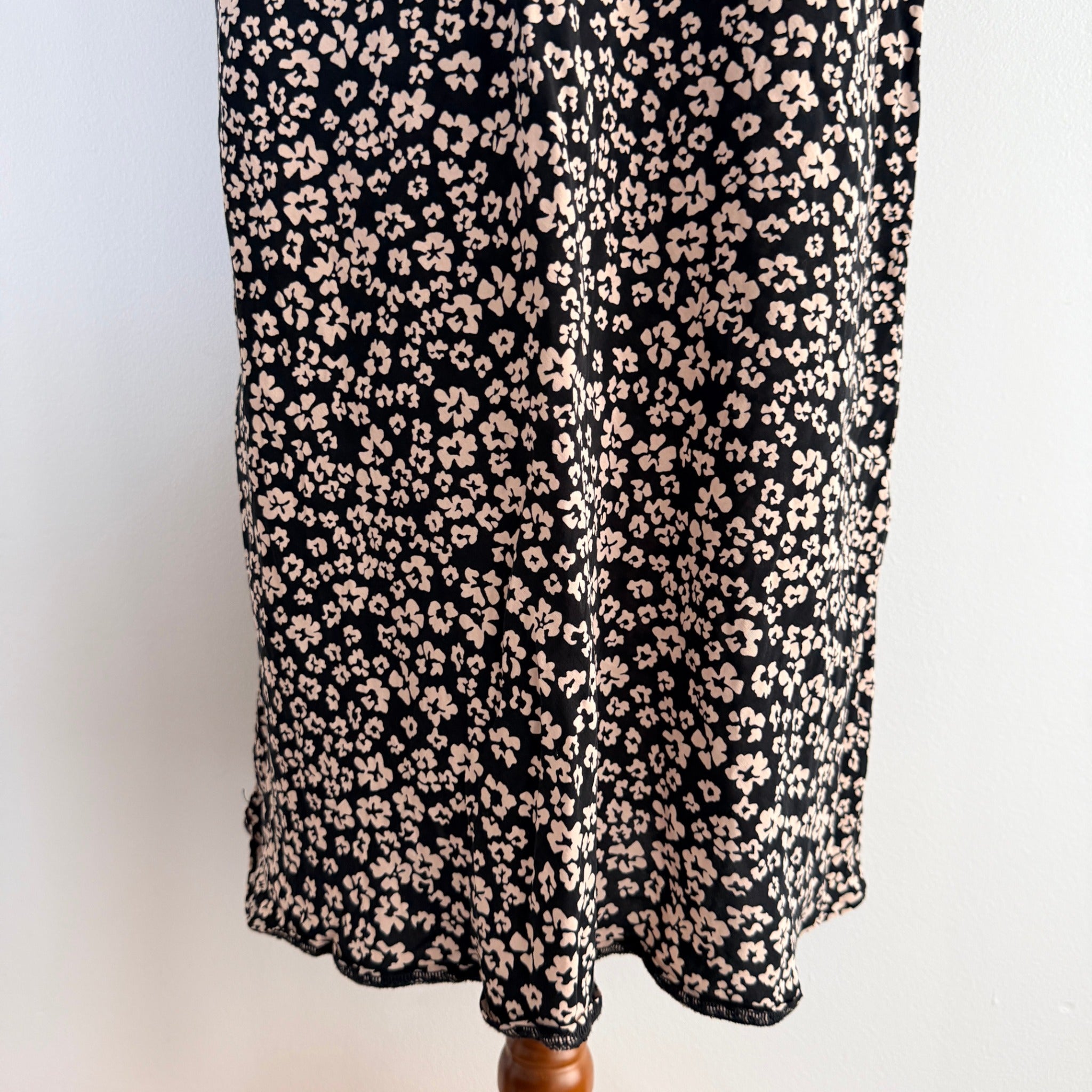 Kookai Black White Ditsy Floral Midi Skirt Size 38 Bias Cut Casual Day - Image 4