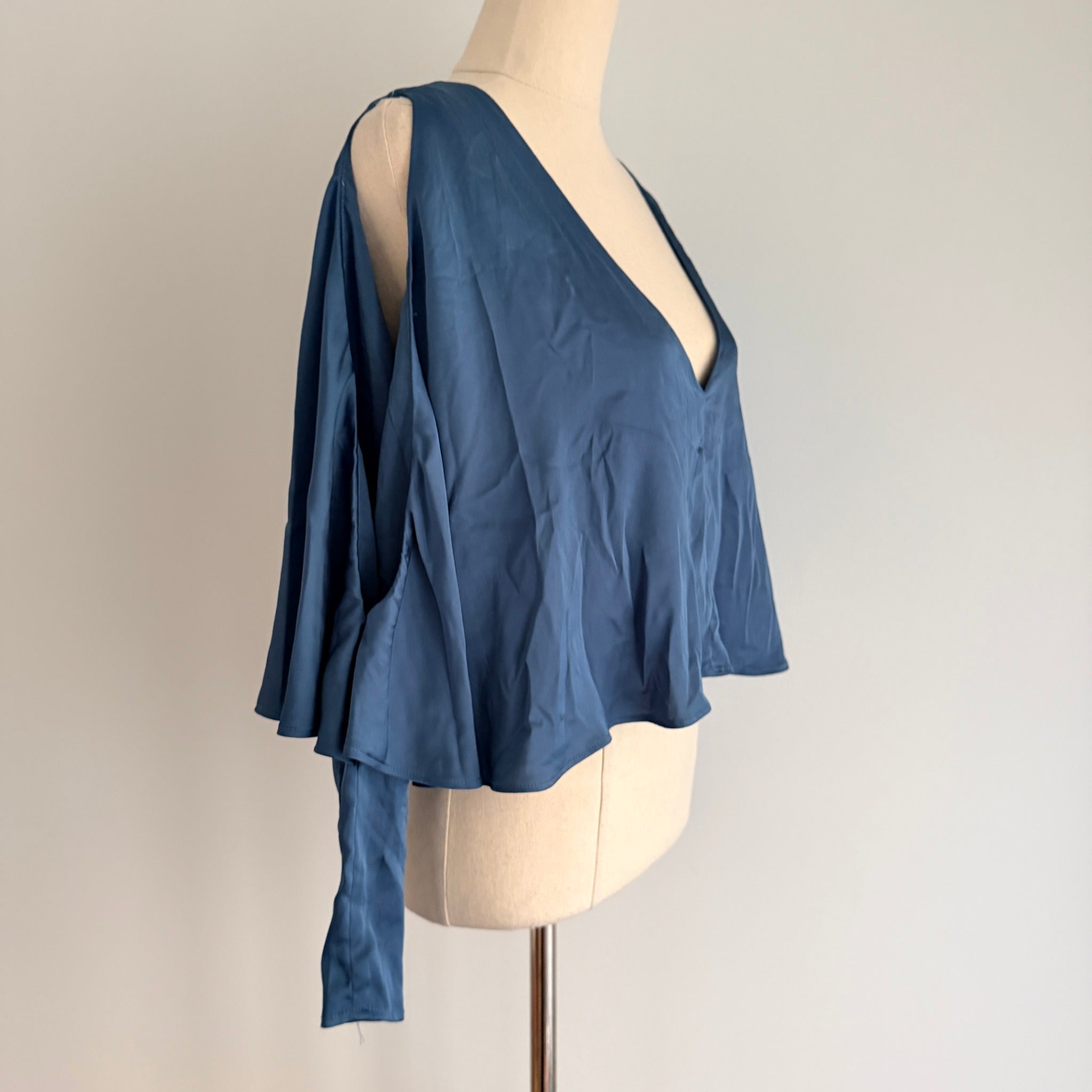 Sheike Blue V-Neck Cape Sleeve Cropped Top Size 6 - Image 3