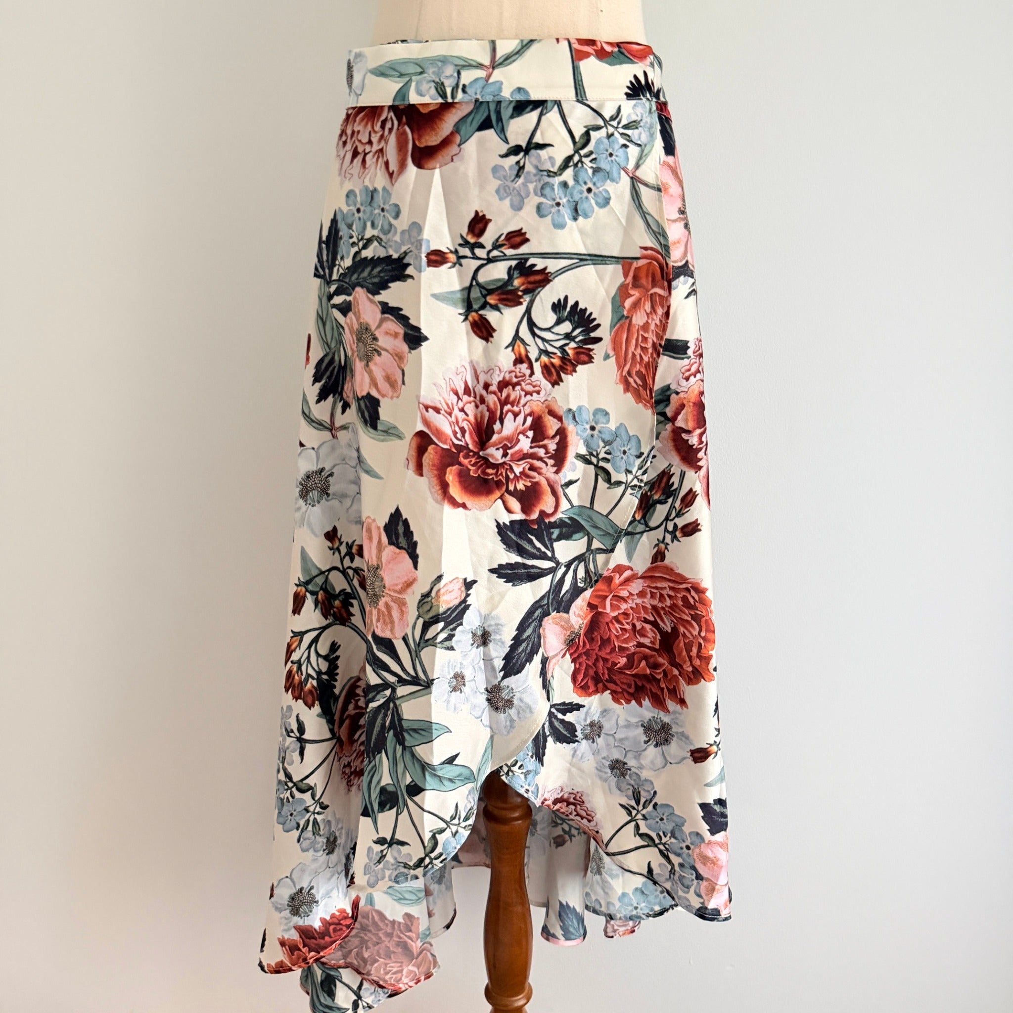 Sheike Floral Wrap Skirt - Elegant High-Low Hemline, Size 8 - Image 10