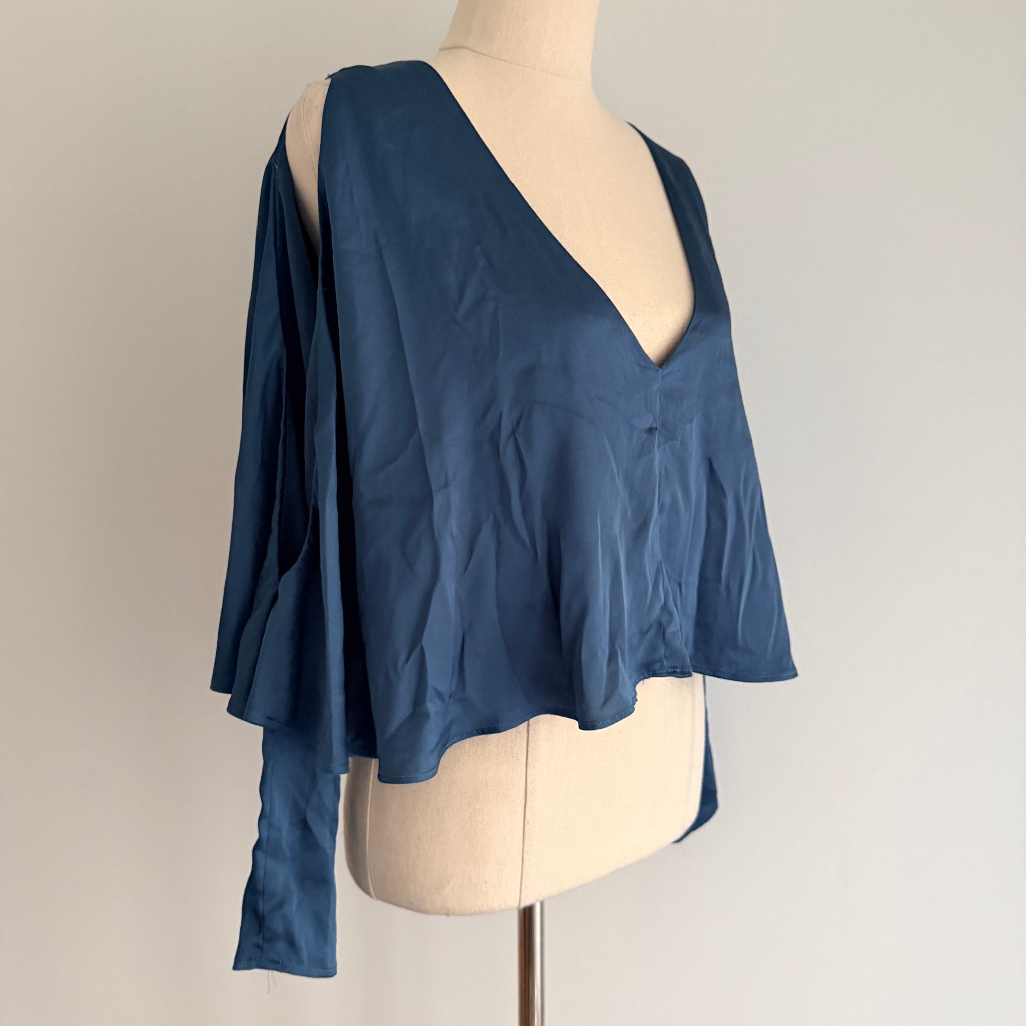 Sheike Blue V-Neck Cape Sleeve Cropped Top Size 6 - Image 6