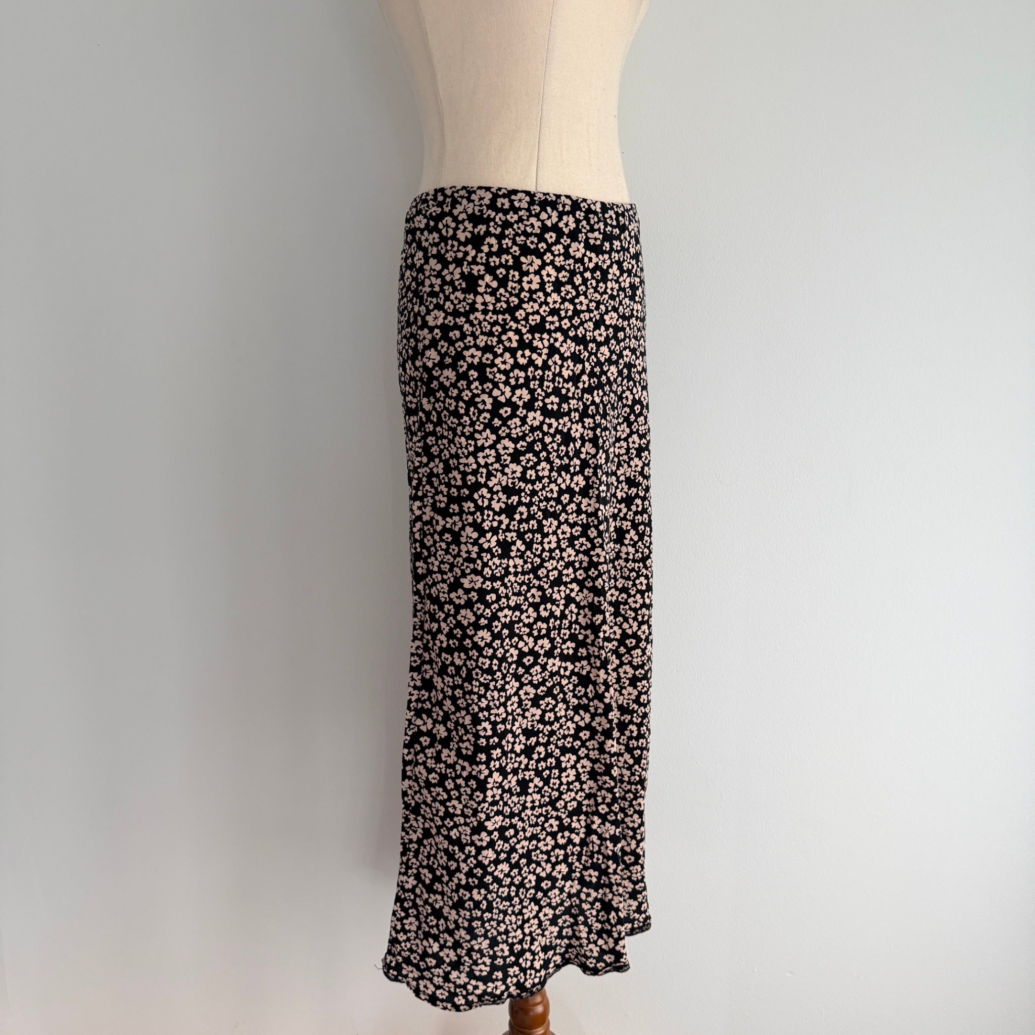 Kookai Black White Ditsy Floral Midi Skirt Size 38 Bias Cut Casual Day - Image 9