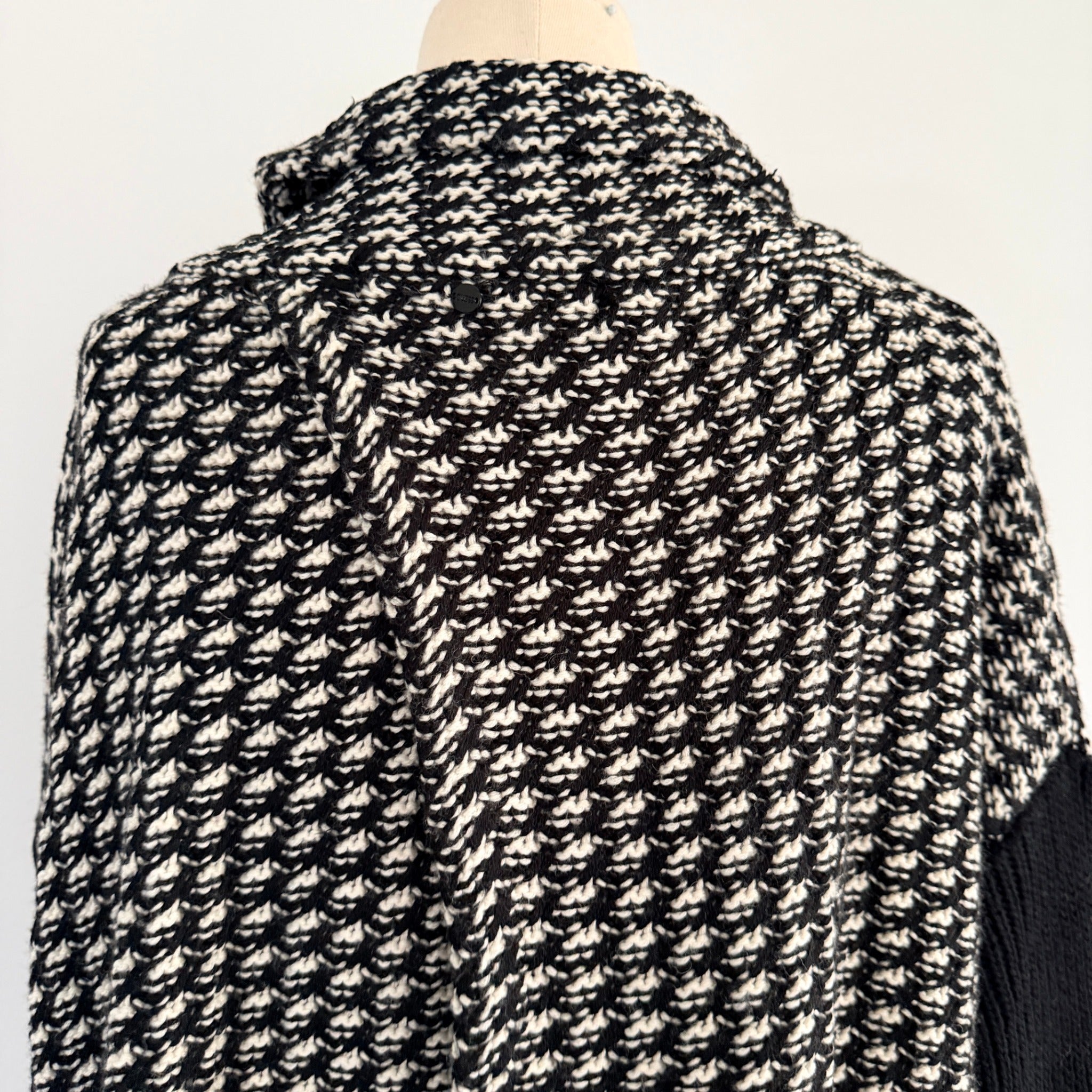 Guess Los Angeles Black White Houndstooth Wool Sweater Sz S Cowl Neck Winter - Image 4