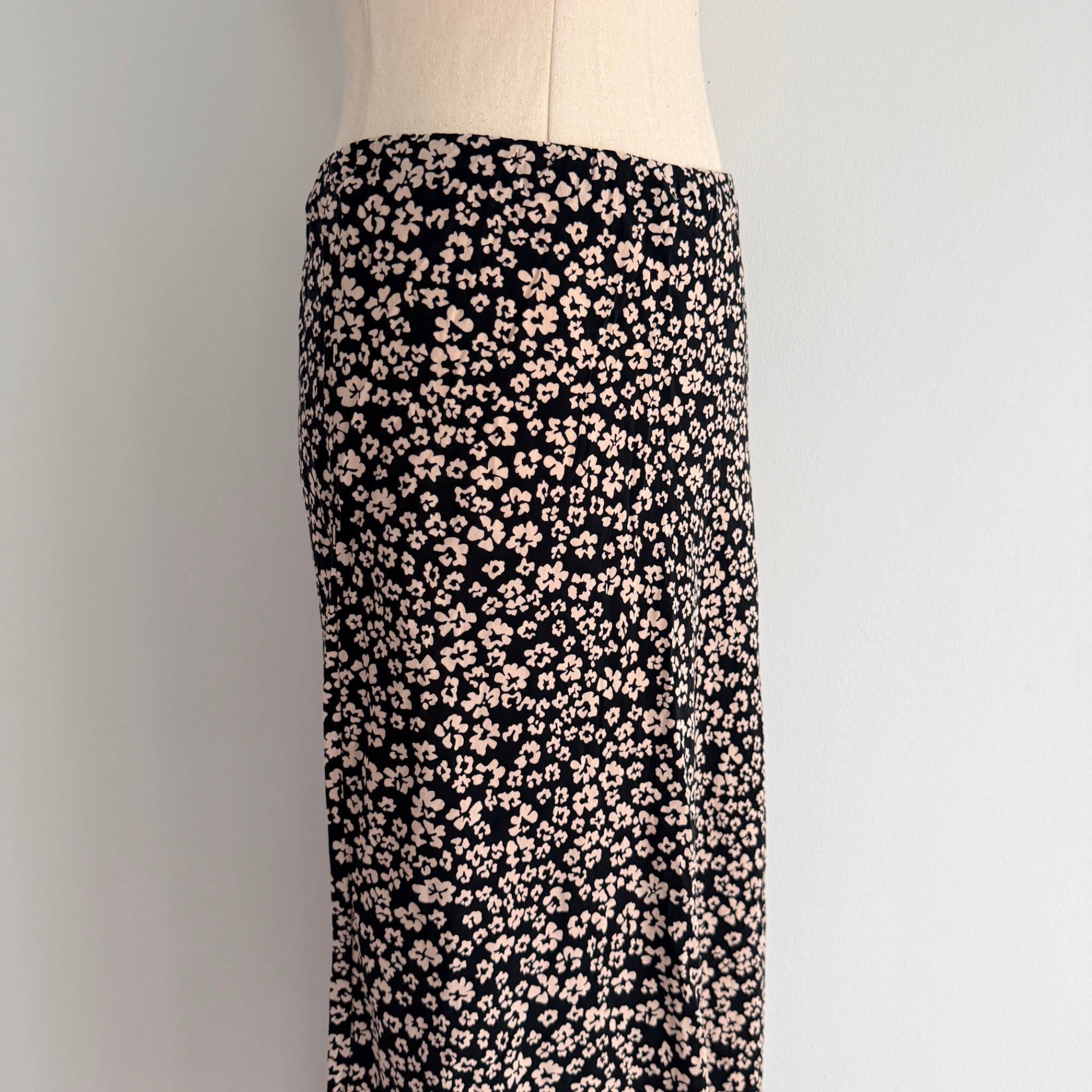 Kookai Black White Ditsy Floral Midi Skirt Size 38 Bias Cut Casual Day - Image 10
