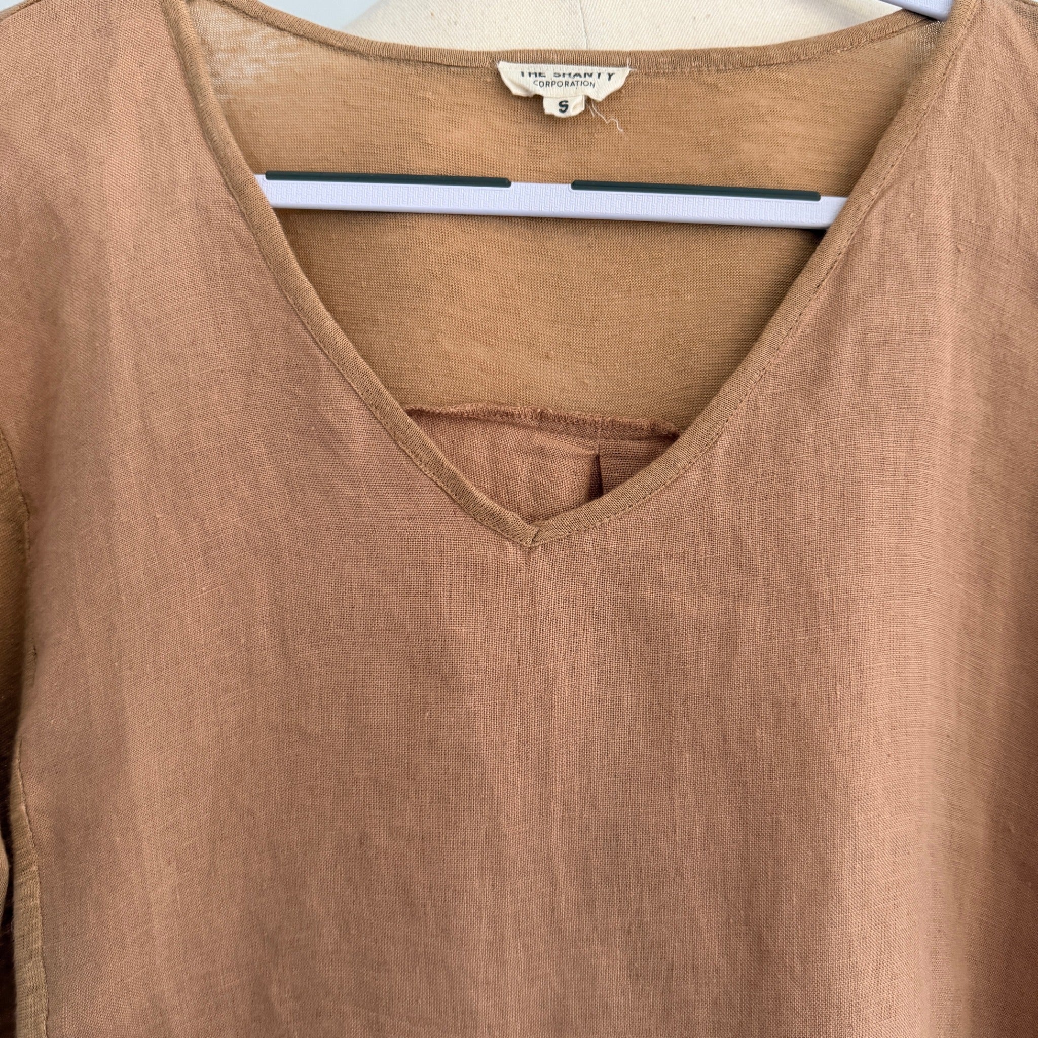 The Shanty Corporation Linen Top Tan V-Neck Relaxed Fit Size S Summer Casual - Image 3