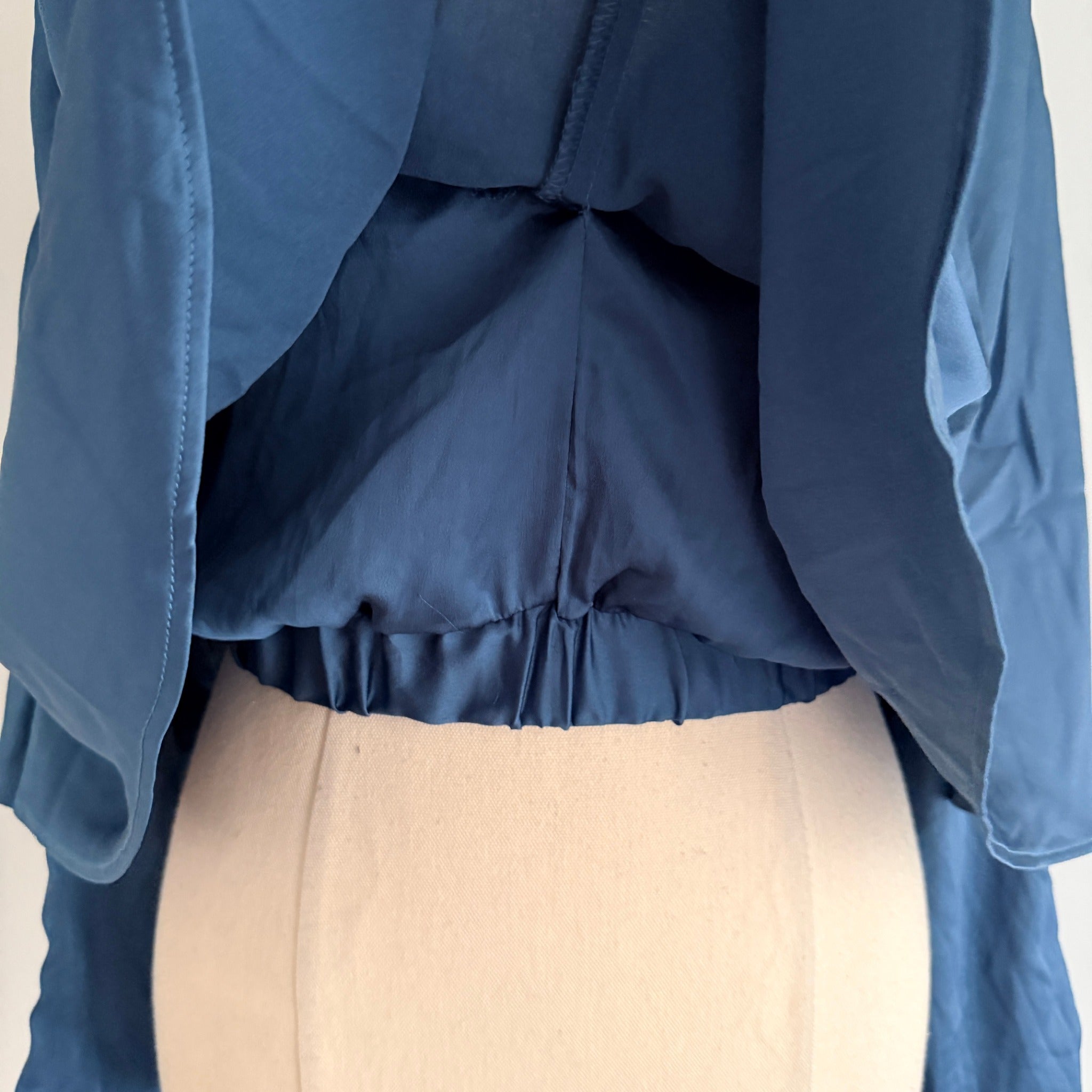 Sheike Blue V-Neck Cape Sleeve Cropped Top Size 6 - Image 9