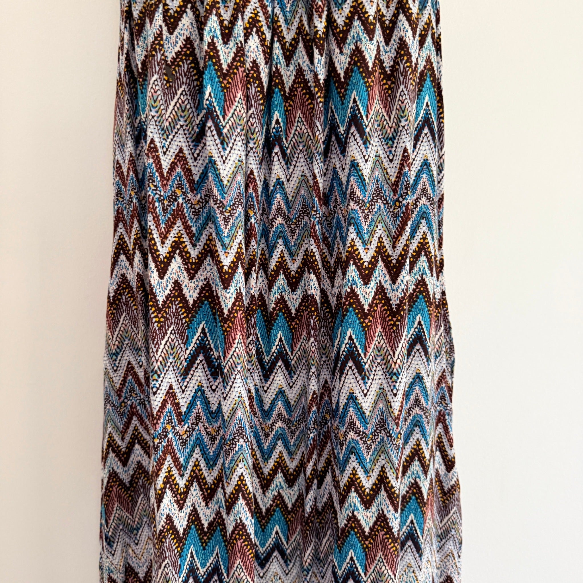 Caroline Morgan Multi Blue Chevron Print Maxi Dress With Gold Hardware - Image 8