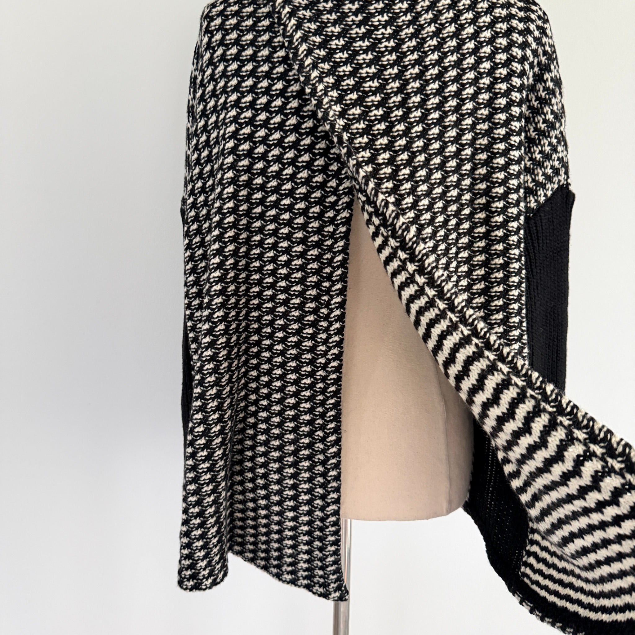Guess Los Angeles Black White Houndstooth Wool Sweater Sz S Cowl Neck Winter - Image 10