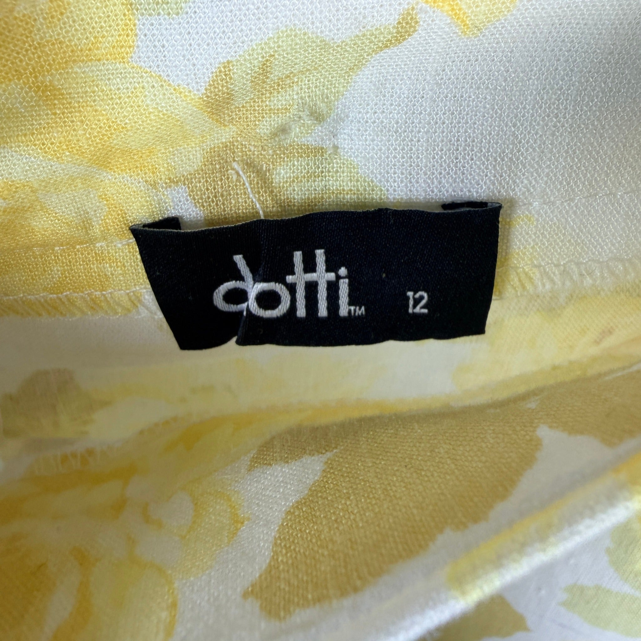 Dotti Yellow Floral Linen Blend Shorts - Size 12 - Image 8