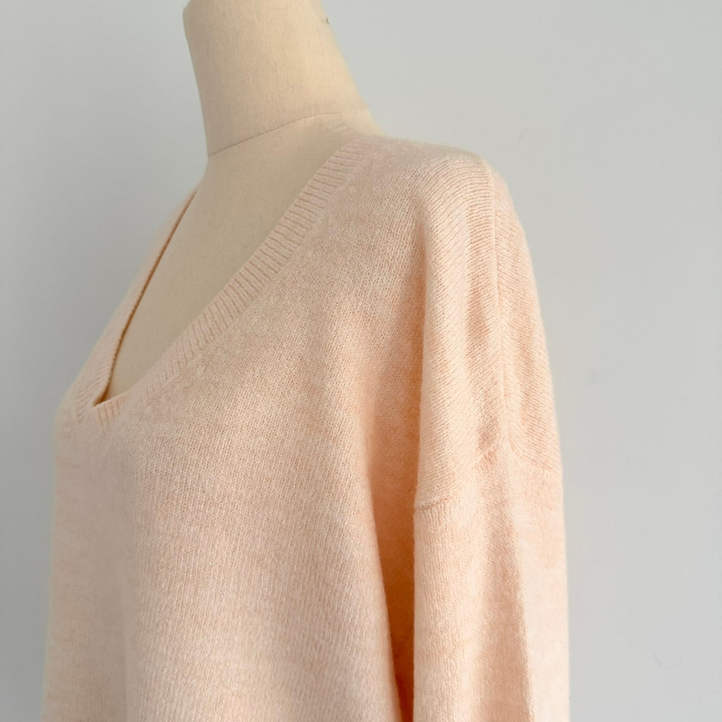 H&M Basic Womens Sz M Peach Acrylic Blend Oversized V-Neck Knit Sweater Casual - Image 8