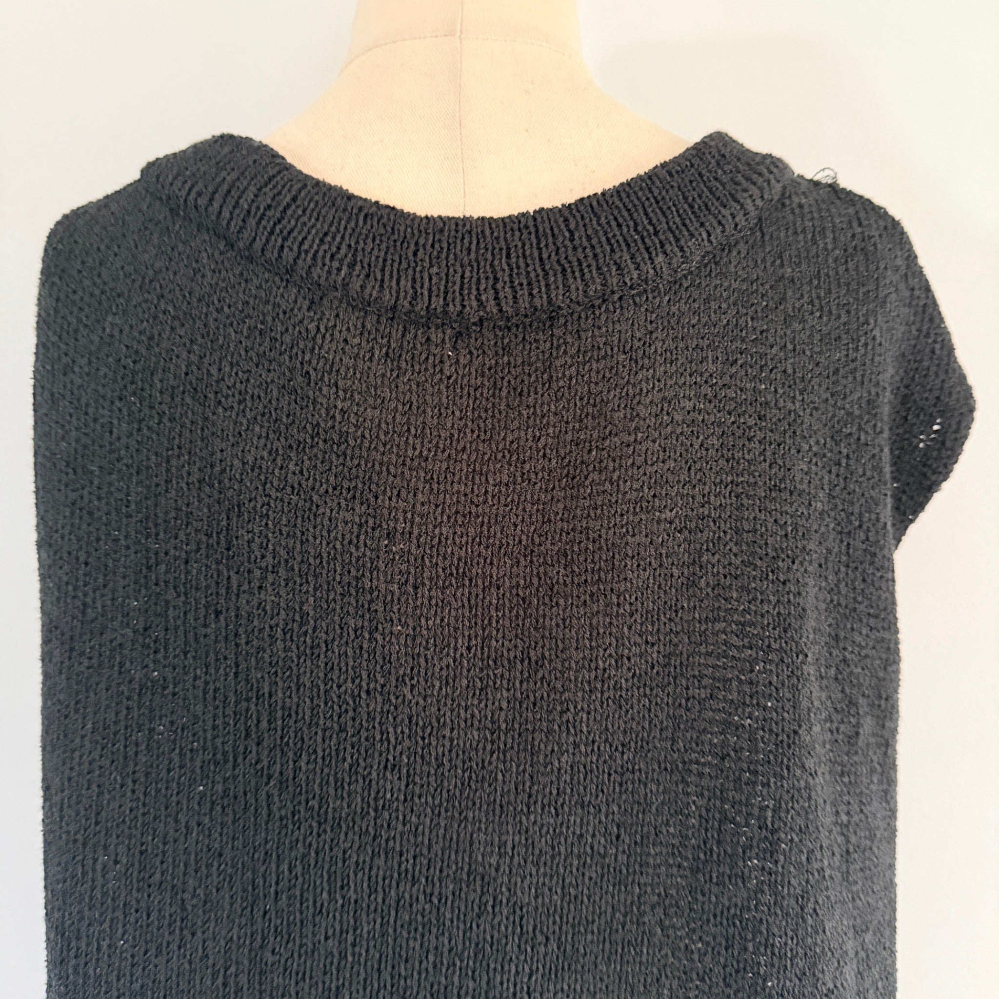 Sass Black Polyester Ribbed Knit Tank Top Sz 8 Boat Neck Casual BNWT - Image 3