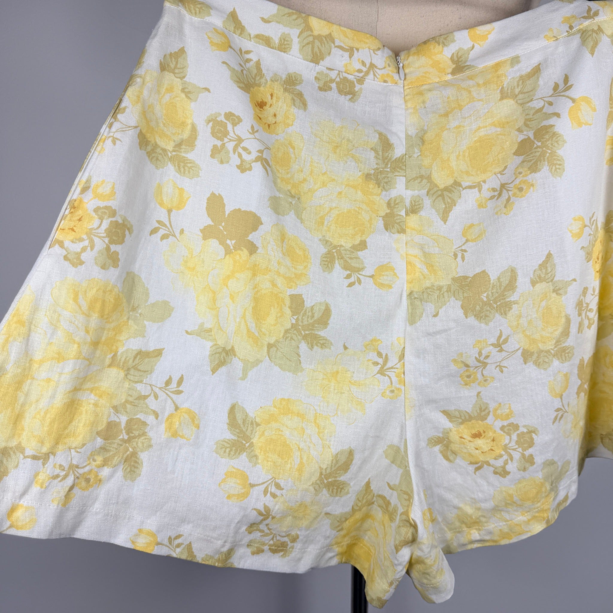 Dotti Yellow Floral Linen Blend Shorts - Size 12 - Image 10